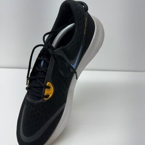 Men nike joyride run Size 10.5